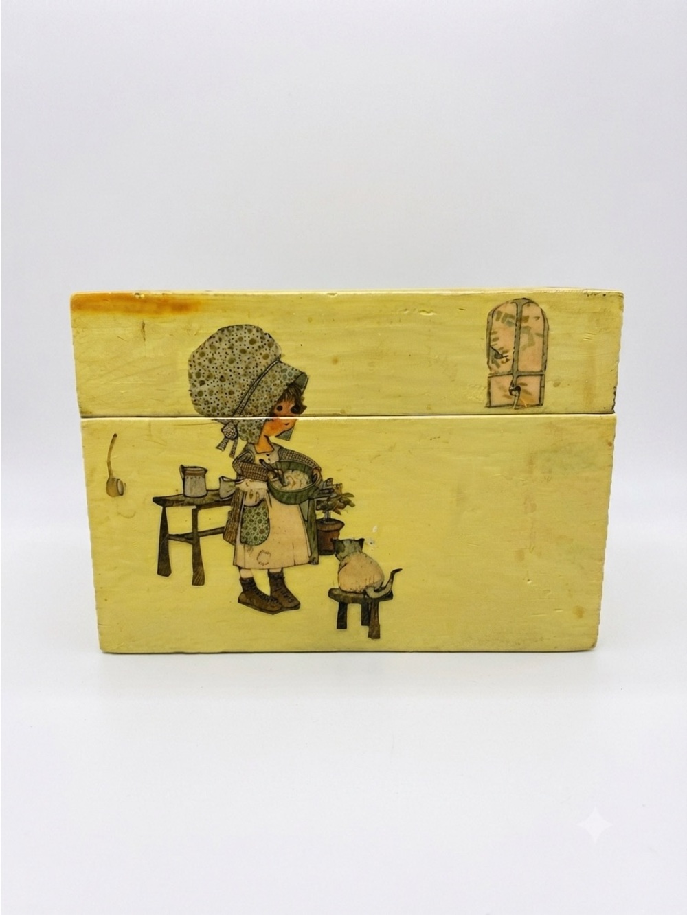 Vintage 1972 Signed Sadie Decoupage Wooden Box Bonnet Girl & Cat Cottagecore